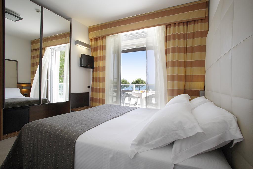 Park Hotel Ermitage Resort & Spa Лидо-ди-Езоло Экстерьер фото
