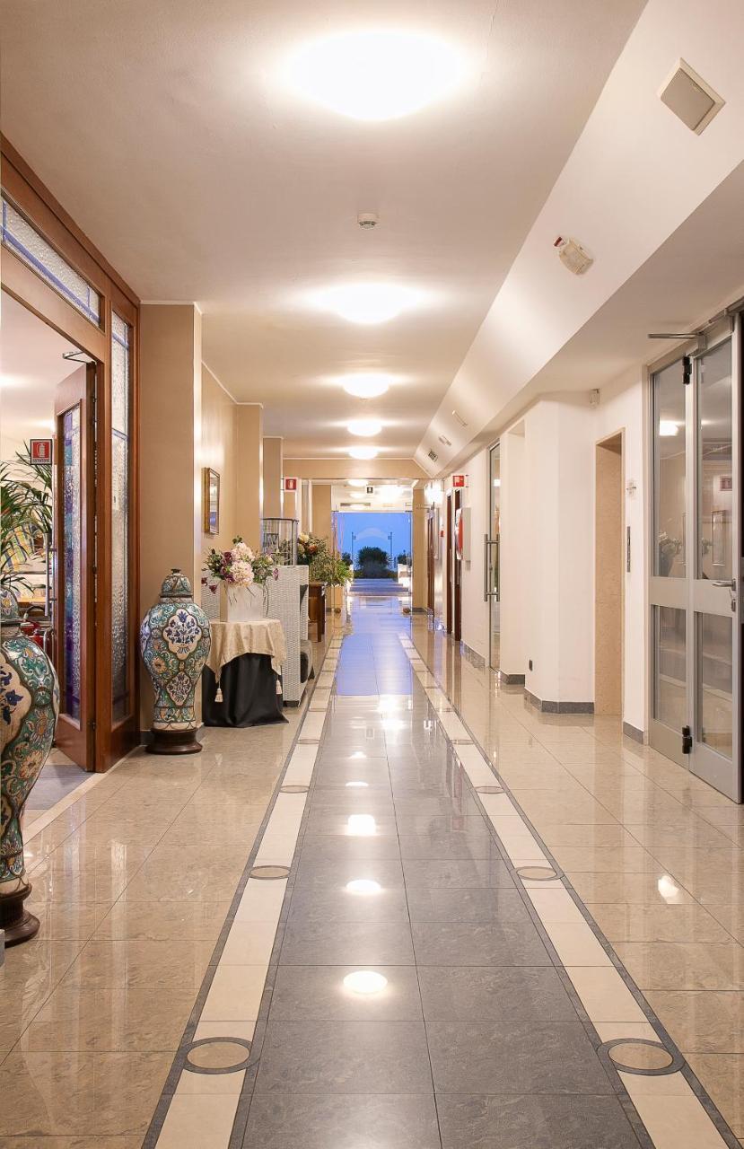 Park Hotel Ermitage Resort & Spa Лидо-ди-Езоло Экстерьер фото